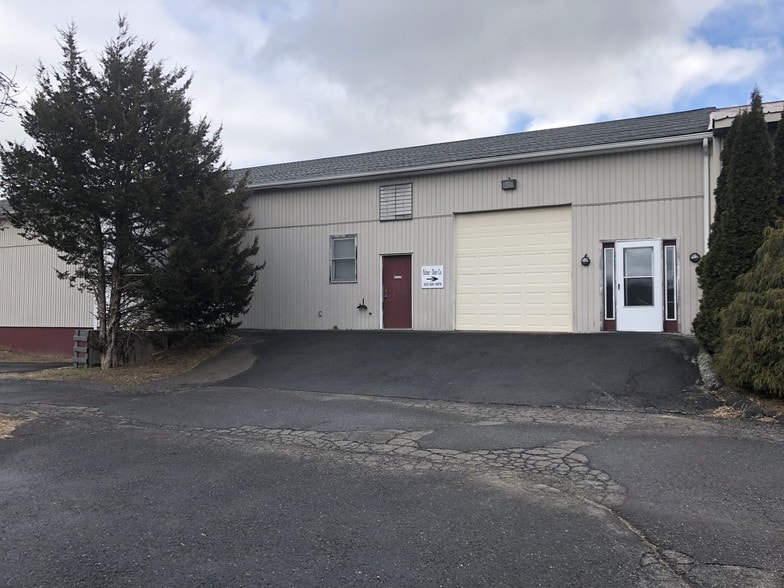 11 Robinson Ln, Oxford, CT for lease - Building Photo - Image 1 of 2