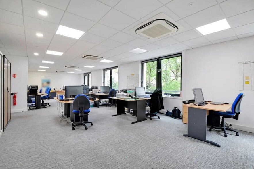 16 Rue Antonin Raynaud, Levallois-Perret à louer - Photo intérieure - Image 3 de 7