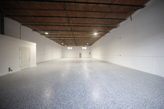 670-698 W 84th St, Hialeah, FL for lease Interior Photo- Image 1 of 9