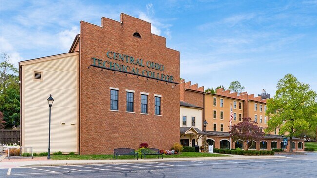 More details for 200 N Whitewoman St, Coshocton, OH - Office/Medical for Lease