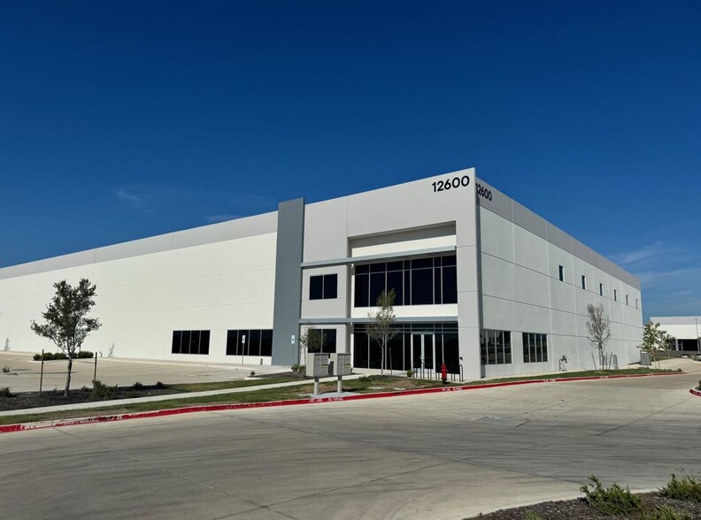 12600 Titanium Dr, Manor, TX for lease - Building Photo - Image 1 of 6