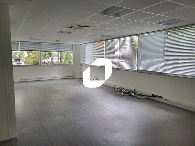 Office in Mérignac for lease - Interior Photo - Image 2 of 4