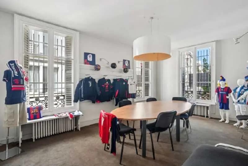 11 Rue Chateaubriand, Paris for lease - Interior Photo - Image 2 of 6