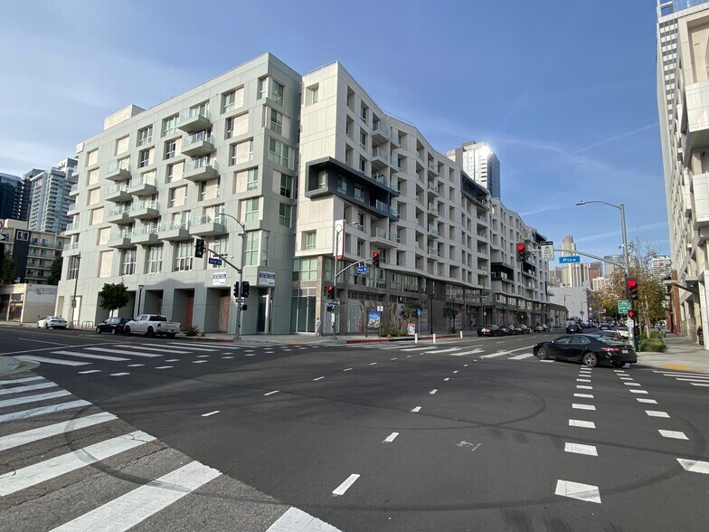 1243 S Olive St, Los Angeles, CA à louer - Photo du bâtiment - Image 2 de 56