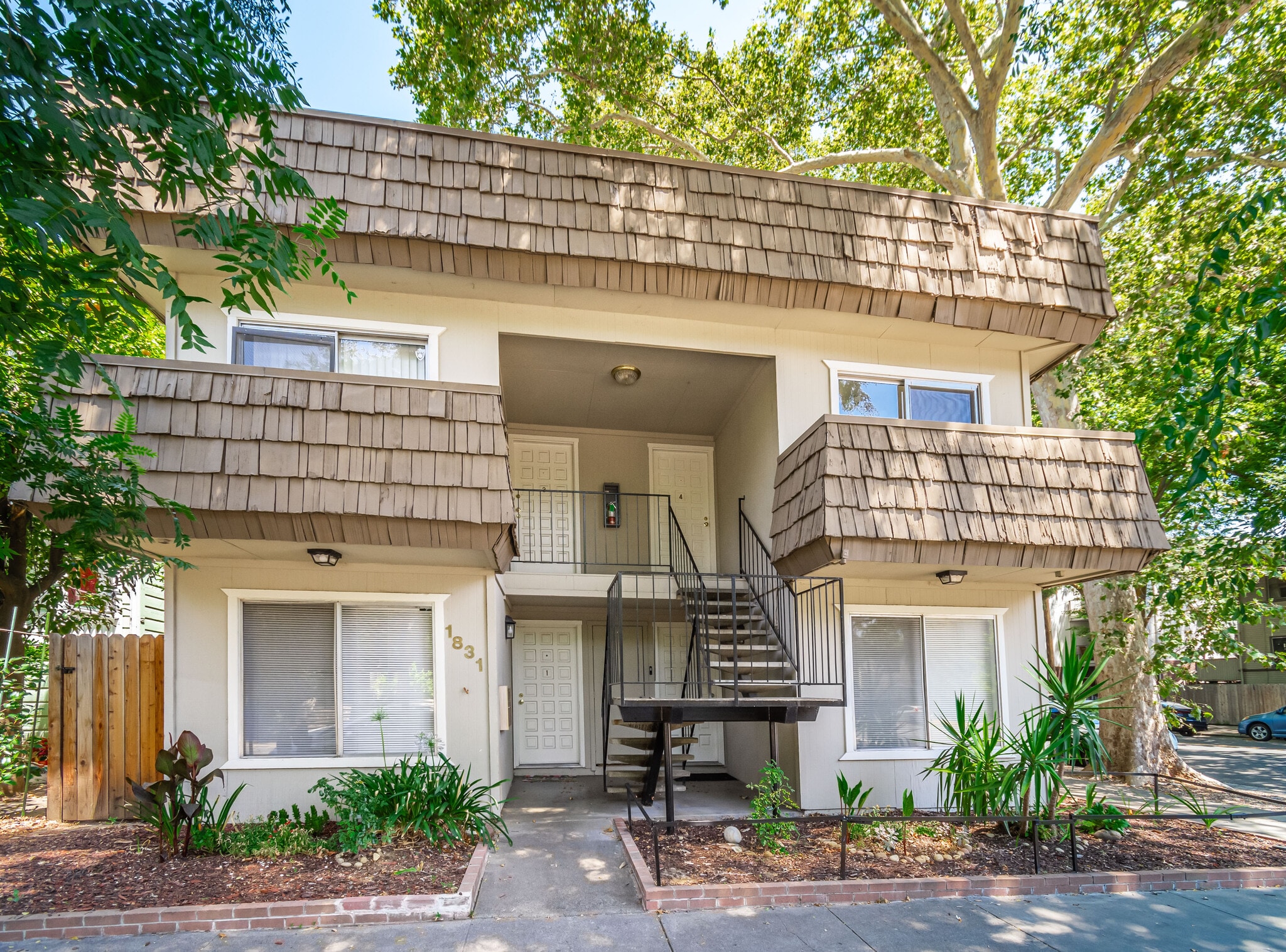 1829 H St, Sacramento, CA à vendre Photo principale- Image 1 de 12