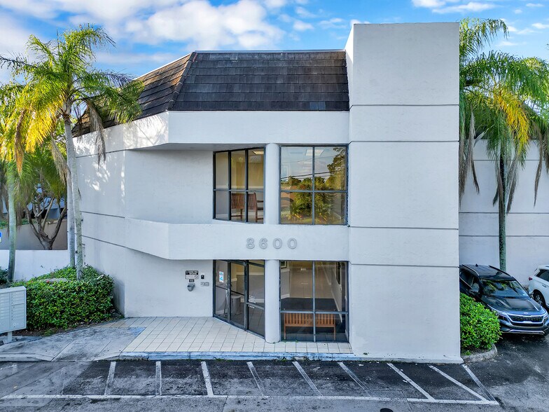 8600 SW 92nd St, Miami, FL à vendre - Photo du bâtiment - Image 3 de 8