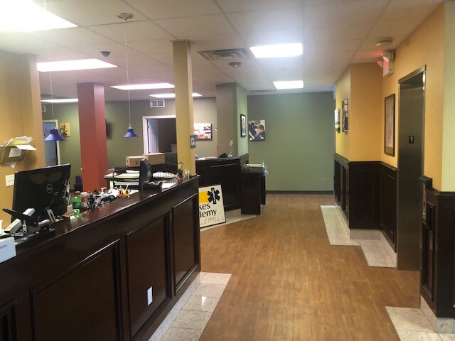 1001 S Division Ave, Grand Rapids, MI à louer - Autre - Image 2 de 12