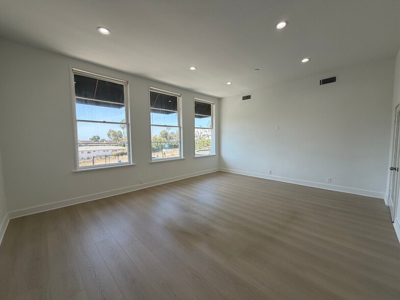 8947-8969 W Sunset Blvd, West Hollywood, CA for lease - Interior Photo - Image 3 of 13
