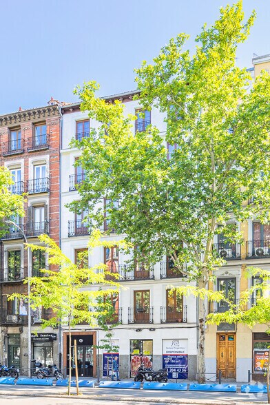Calle de Carranza, 15, Madrid, Madrid à louer - Photo du bâtiment - Image 2 de 2