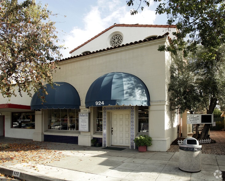 922-932 Huntington Dr, San Marino, CA à louer - Photo principale - Image 1 de 2