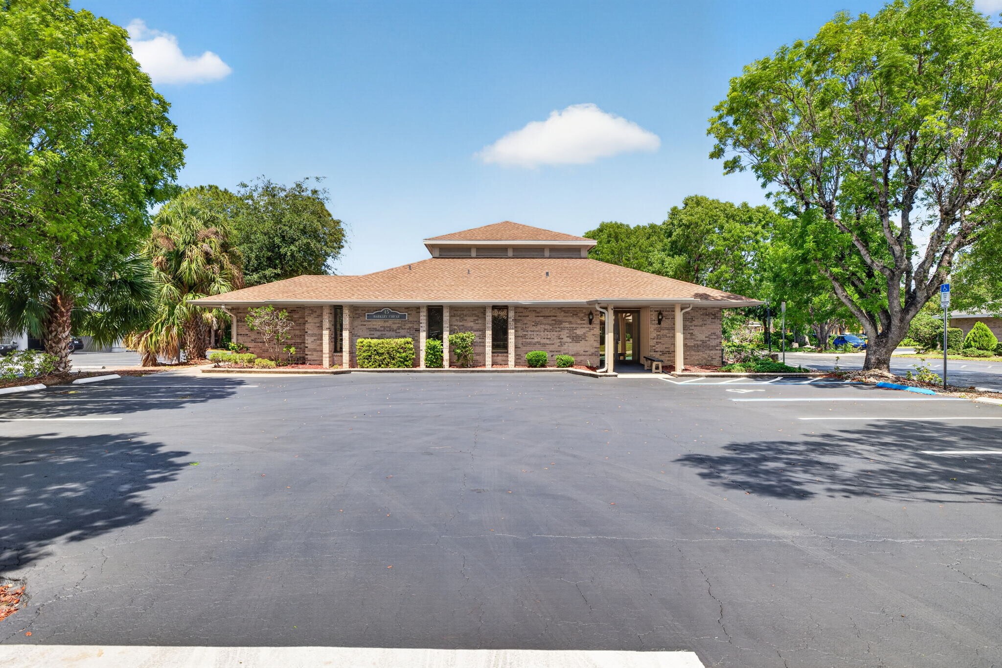 45 Barkley Cir, Fort Myers, FL for lease Interior Photo- Image 1 of 36