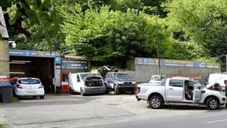 Plus de détails pour 679 Manchester Road, Huddersfield - Commerce de détail à vendre