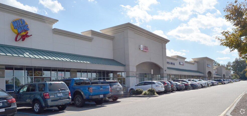 1437 Sams Dr, Chesapeake, VA à louer - Photo du bâtiment - Image 2 de 13
