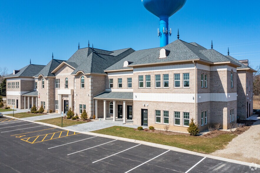 1741-1761 N Dilleys Rd, Gurnee, IL à louer - Photo du bâtiment - Image 2 de 14