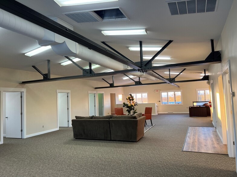 2231 US Hwy 12, Baldwin, WI for lease - Building Photo - Image 2 of 35