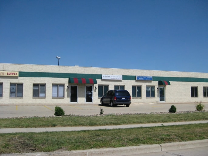 1624/1628/1630 Commerce Parkway portfolio of 3 properties for sale on LoopNet.ca - Primary Photo - Image 2 of 17