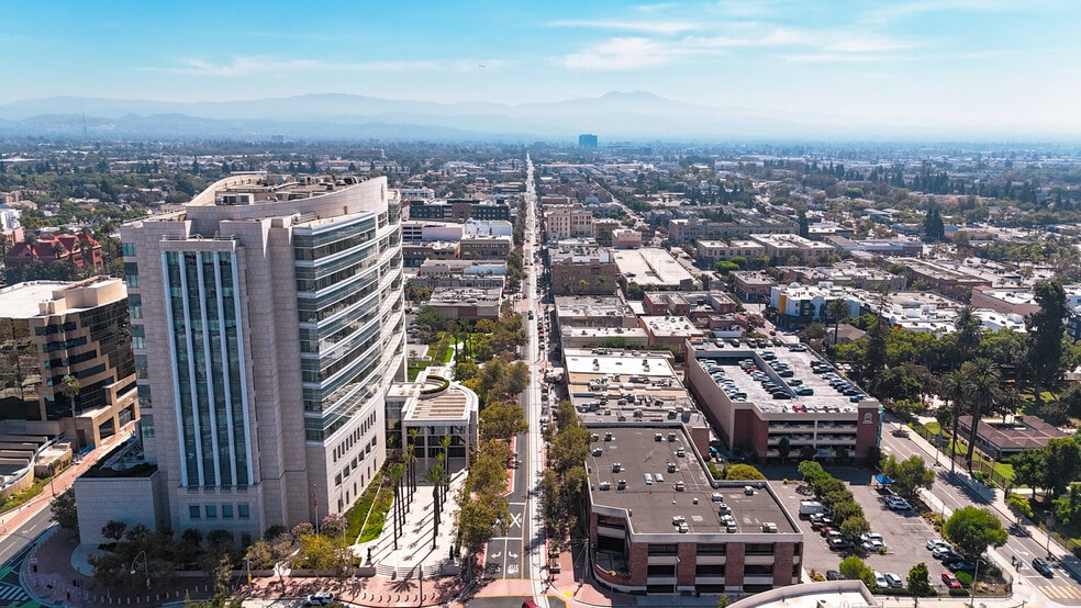 410 W 4th St, Santa Ana, CA for sale - Building Photo - Image 3 of 17