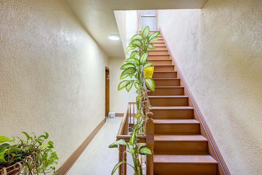 603 Woodward Ave, Ridgewood, NY for sale - Building Photo - Image 2 of 28