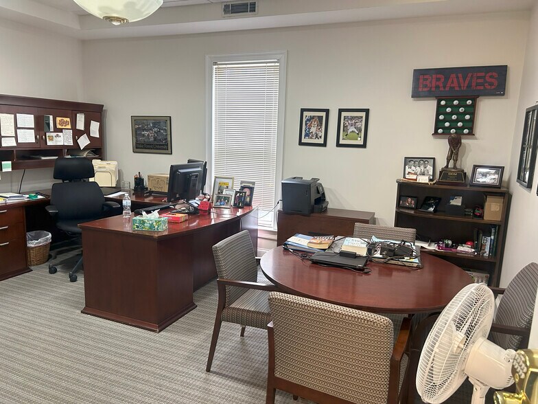 324 Cherokee St NE, Marietta, GA à vendre - Photo du bâtiment - Image 2 de 12