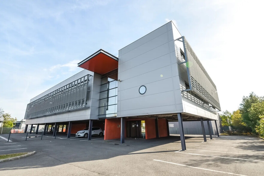 6 Avenue Neil Armstrong, Mérignac for lease - Building Photo - Image 2 of 5