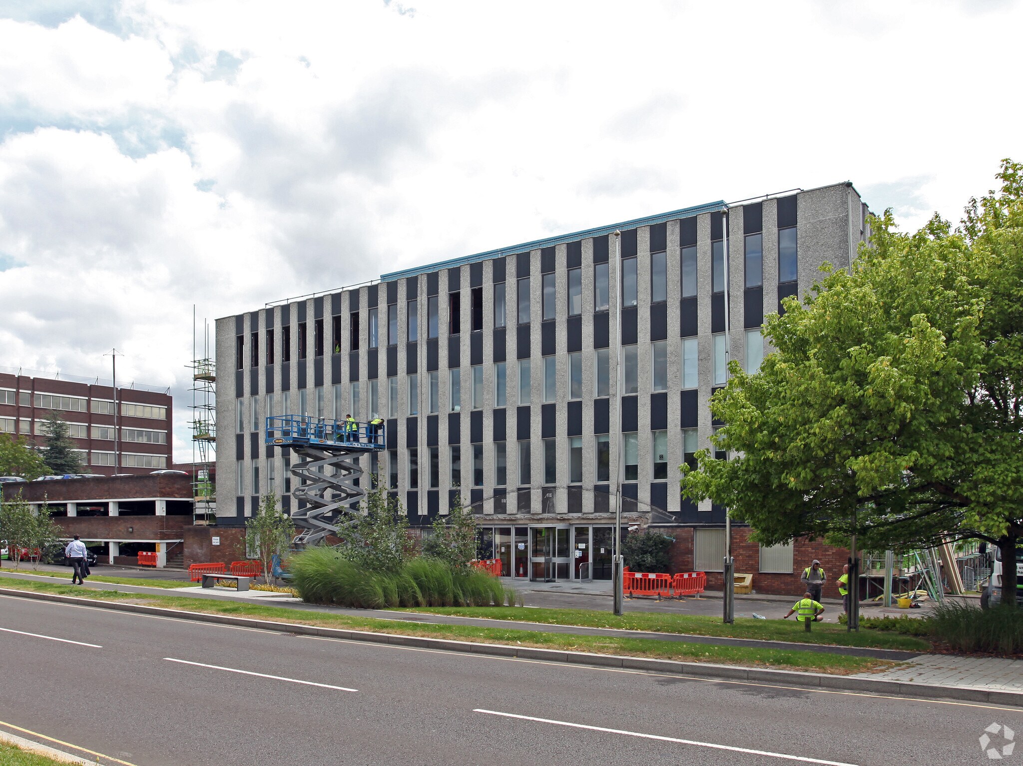 Basing Vw, Basingstoke for lease Primary Photo- Image 1 of 4