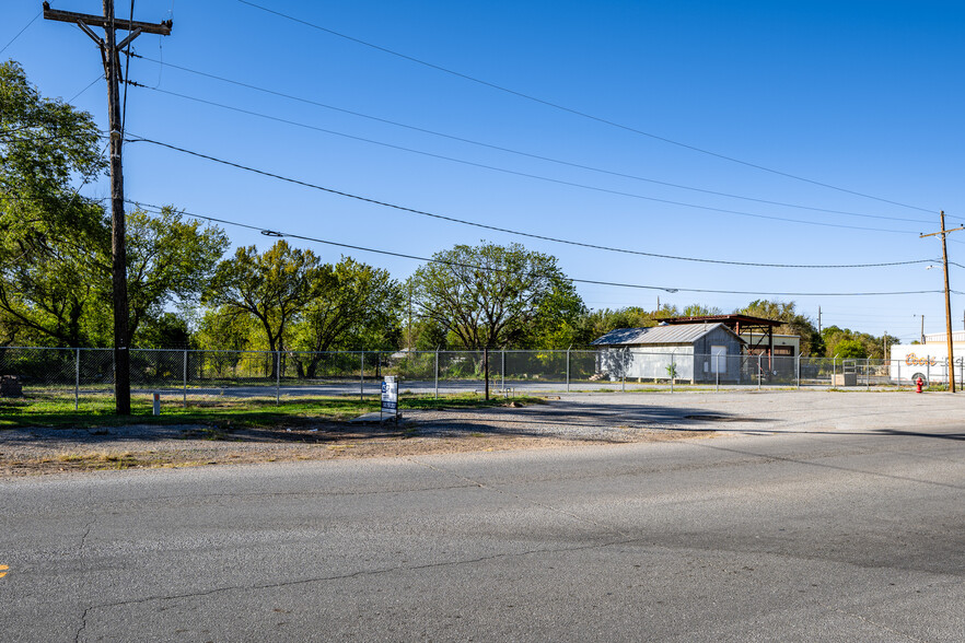 702 F ave, Lawton, OK for sale - Primary Photo - Image 1 of 1