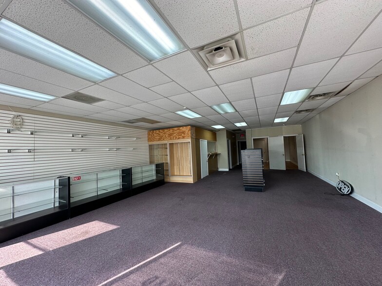946-966 N Tennessee St, Cartersville, GA for lease - Building Photo - Image 3 of 12