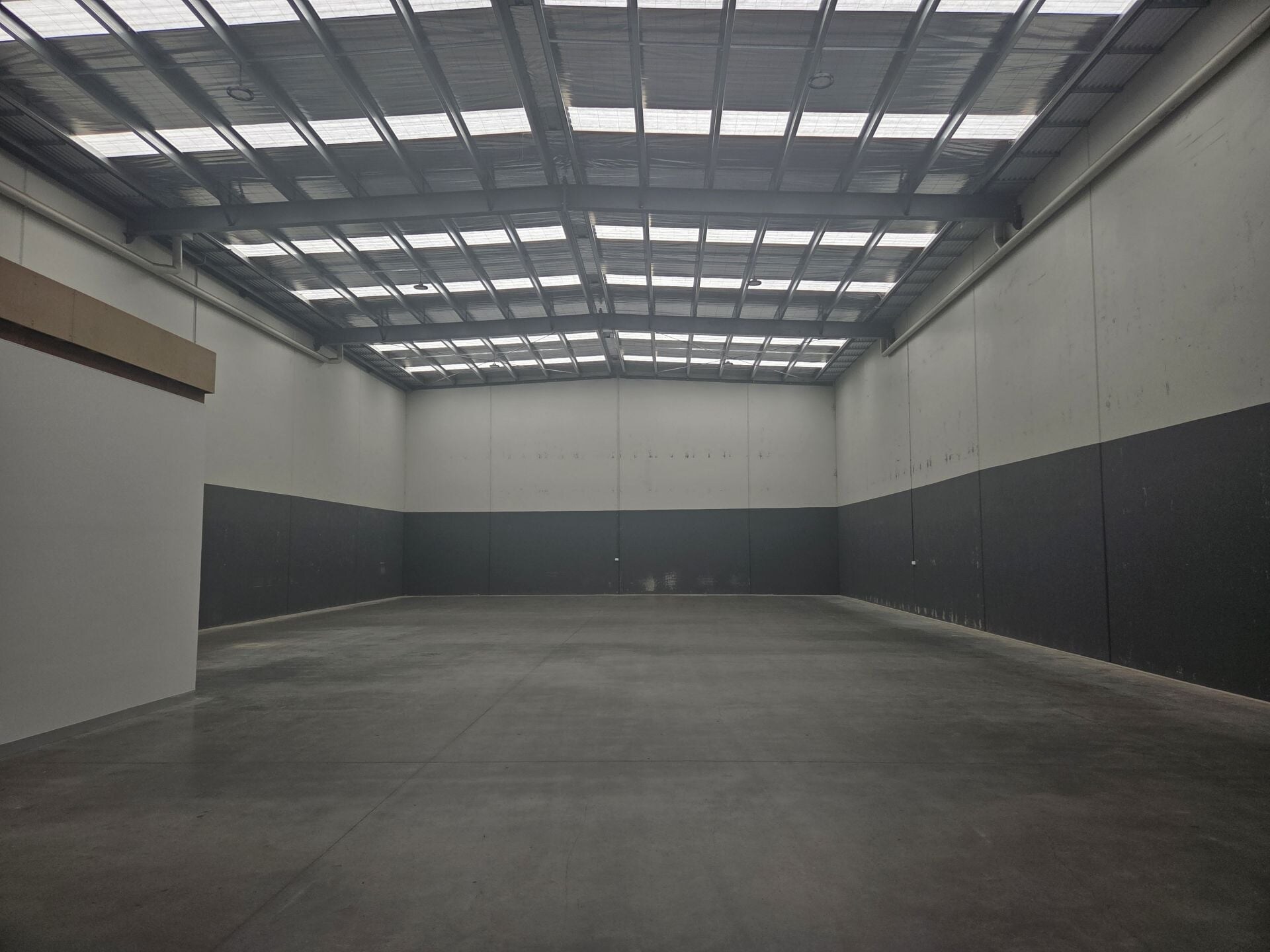 110 Eucumbene Drive, Ravenhall for lease Interior Photo- Image 1 of 6