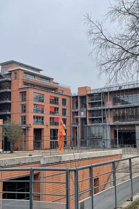 Office in Lyon for sale Building Photo- Image 1 of 4