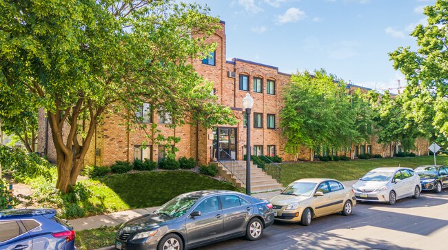 Plus de détails pour 2631 Columbus Ave, Minneapolis, MN - Multi-résidentiel à vendre