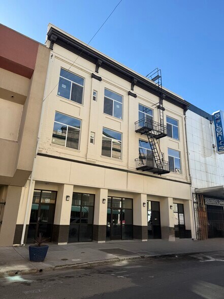 528 E Main St, Stockton, CA à louer - Photo du bâtiment - Image 1 de 4