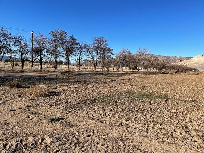 20028 Tehachapi Willow Springs, Tehachapi, CA for sale - Building Photo - Image 2 of 26