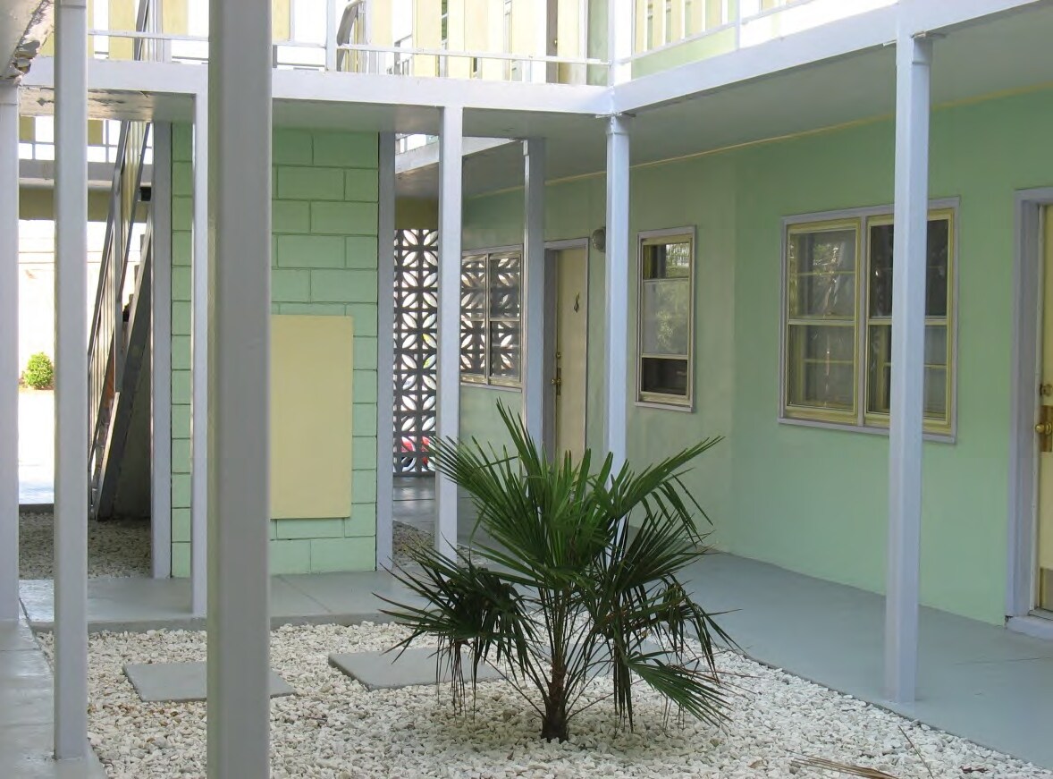 1721 E Ocean View Ave, Norfolk, VA à vendre Photo principale- Image 1 de 3