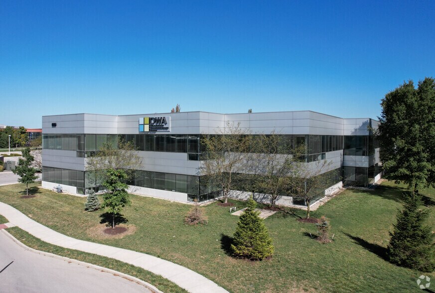 630 W Carmel Dr, Carmel, IN à louer - Photo du bâtiment - Image 2 de 33