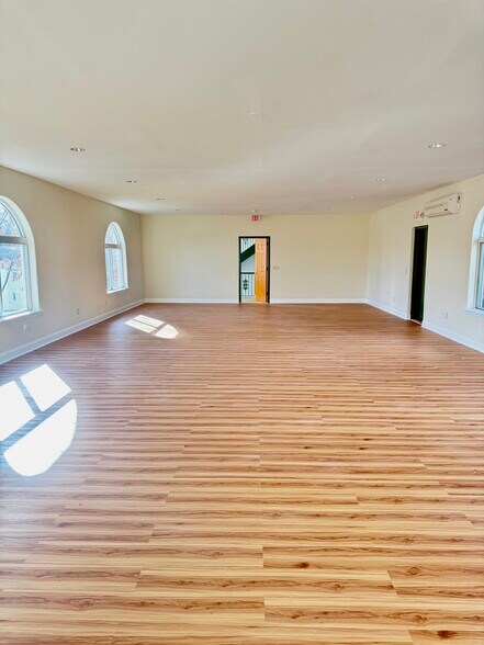 1582 Lincoln Hwy, Edison, NJ à louer - Photo du bâtiment - Image 3 de 6