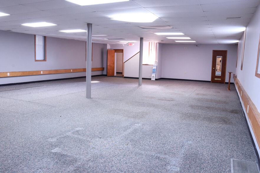 126 E Lincolnway, Morrison, IL for sale - Interior Photo - Image 2 of 28