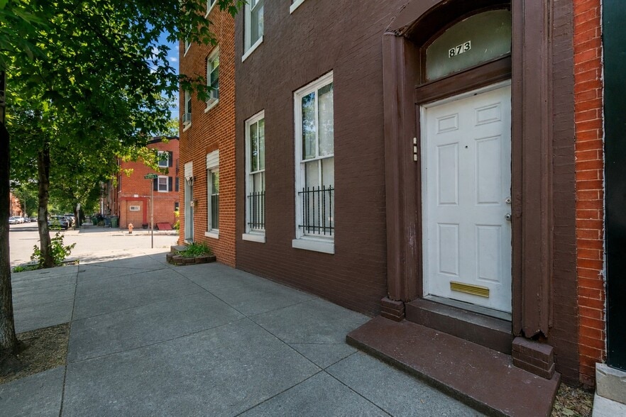 873 W Lombard St, Baltimore, MD à vendre - Photo du bâtiment - Image 2 de 27