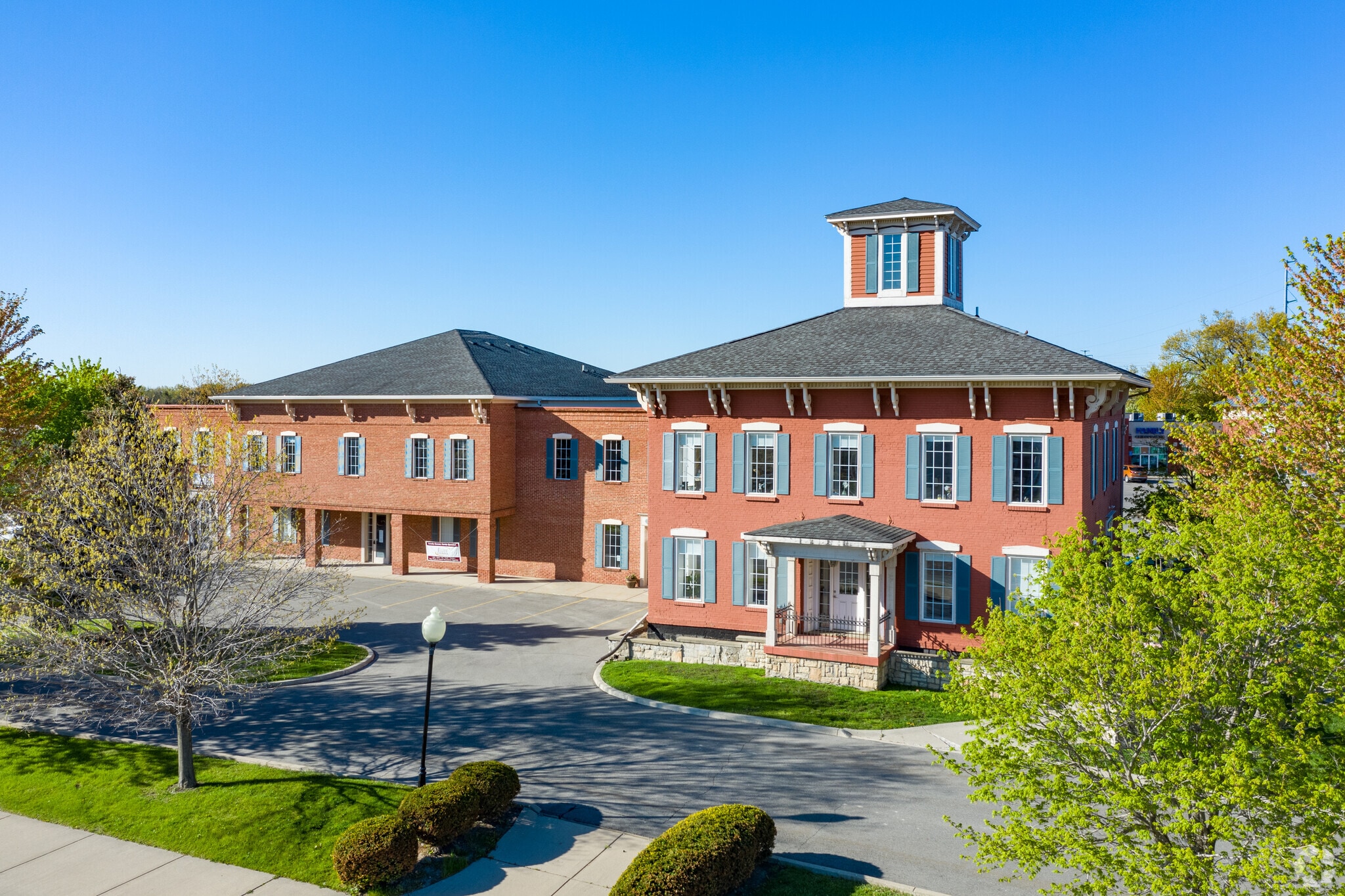 4300-4356 E Grand River Ave, Howell, MI for lease Primary Photo- Image 1 of 4