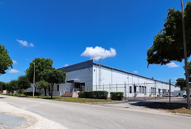 4701-4751 NW 165th St, Miami Gardens, FL for lease - Primary Photo - Image 1 of 1