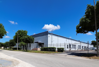 Plus de détails pour 4701-4751 NW 165th St, Miami Gardens, FL - Industriel à louer