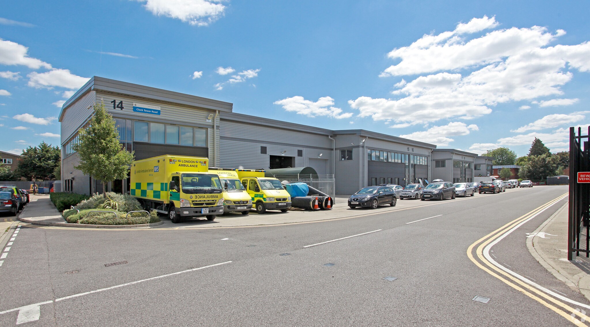 Clock Tower Rd, Isleworth à louer Photo du bâtiment- Image 1 de 6
