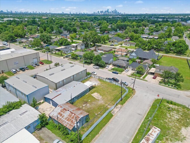 More details for 6334 Midvale Ave, Houston, TX - Industrial for Lease