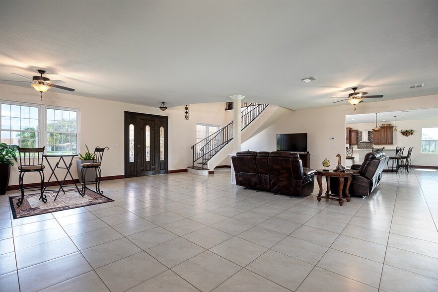 3211 Lakeshore Blvd, Saint Cloud, FL à vendre - Photo intérieure - Image 3 de 7