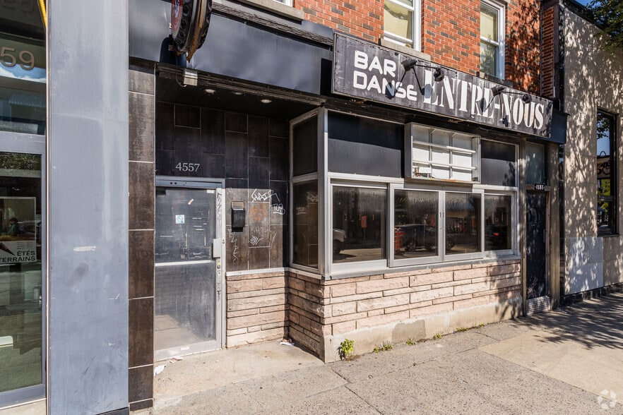 4555-4557 Av Papineau, Montréal, QC à louer - Photo du bâtiment - Image 2 de 5