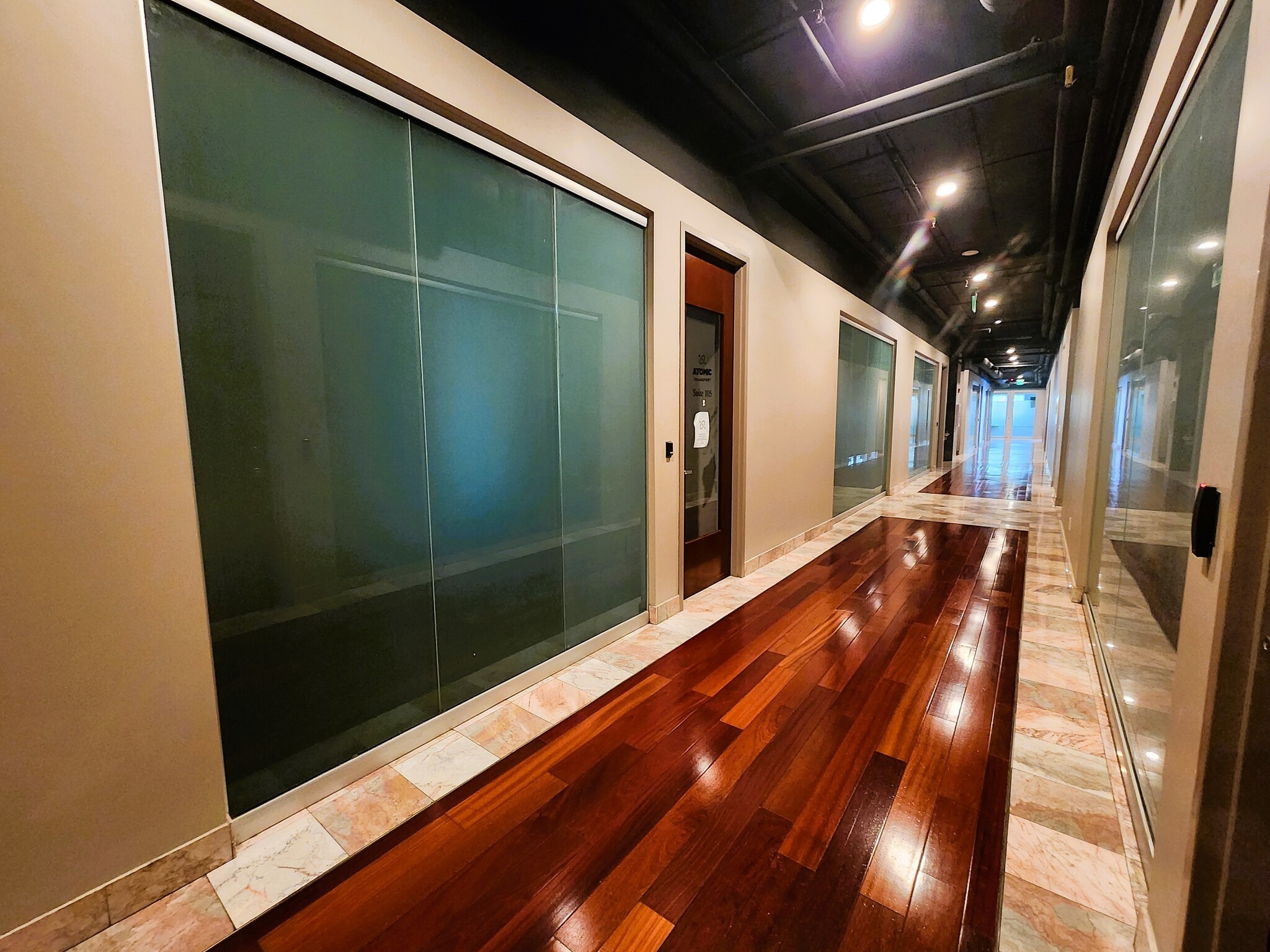 1301 Riverfront Pkwy, Chattanooga, TN for lease Lobby- Image 1 of 16
