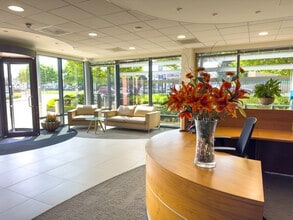 Oxford Rd, Gerrards Cross for lease Interior Photo- Image 2 of 7