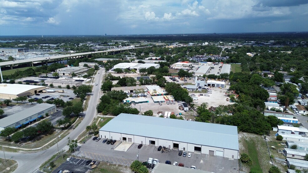 2402 Clark St, Apopka, FL à louer - Photo du bâtiment - Image 2 de 15