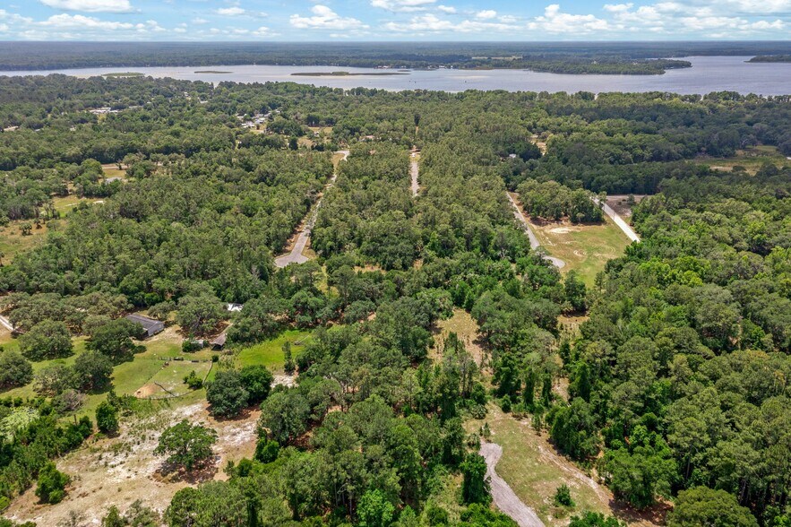 11151 Highway 40 E, Inglis, FL à vendre - Photo du bâtiment - Image 3 de 19