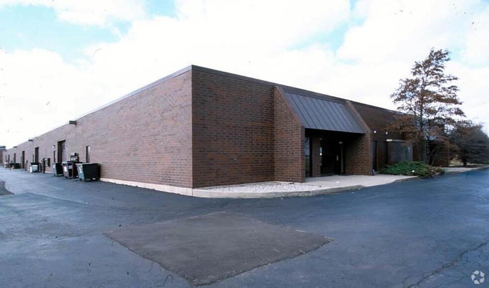 1326 S Wolf Rd, Wheeling, IL for lease - Building Photo - Image 2 of 3