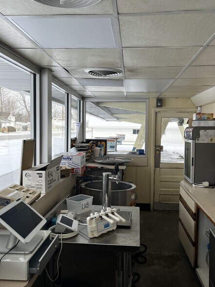 421 W River St, Antwerp, OH à vendre - Photo du bâtiment - Image 2 de 11